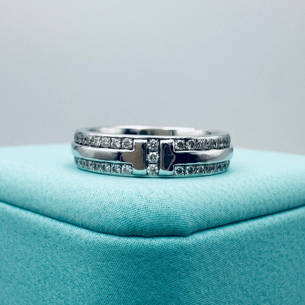 $7,800 Tiffany & Co. .43 CTW 18K White Gold T Narrow Pave Diamond Ring Packaging